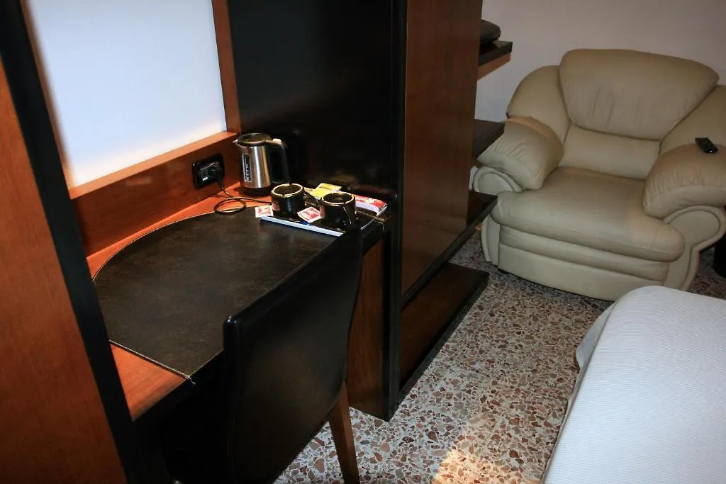 B&B Tuscany Gallery Pisa 0*,  Italy